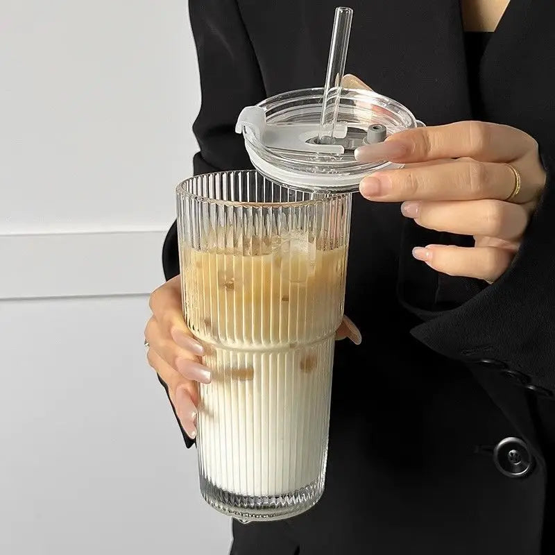 Customized Large Vertical Stripe Water Cup with Double Drink Lid Glass Drinkware for Coffee Juice Cold Beverages